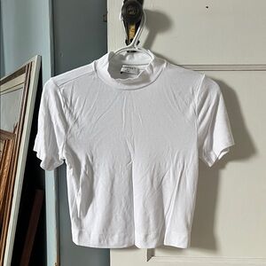 Aritzia Women’s White Tshirt